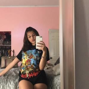 Meet your Posher, Desiree